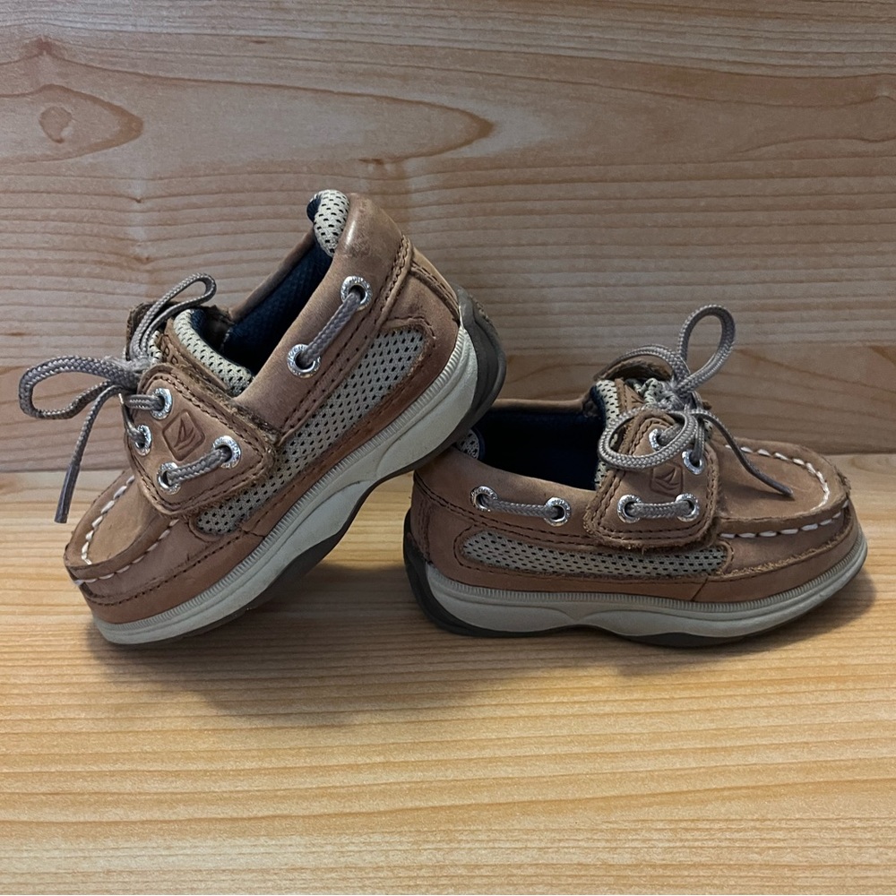 Sperrys Size 5